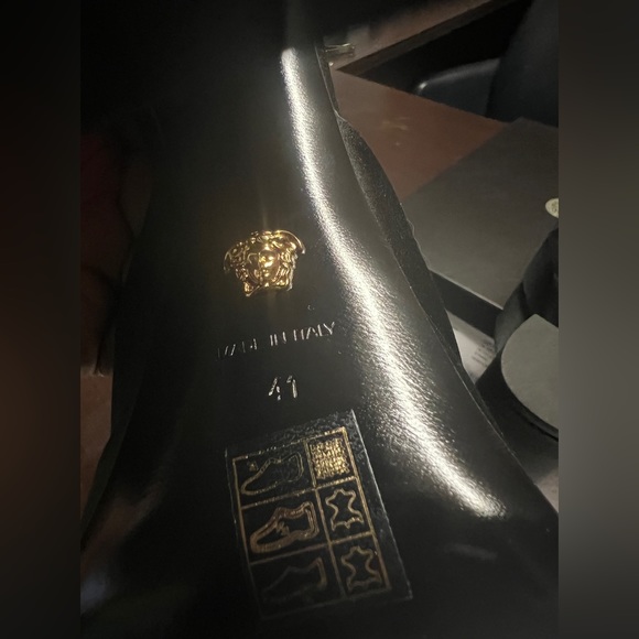 VERSACE Medusa Aevitas Satin Crystal-Embellished Platform Pumps Black 41EU/11US - Picture 10 of 12